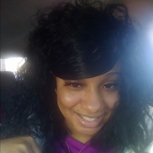 Meet your Posher, Ambrya